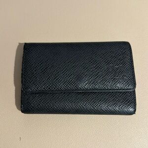 LV key pouch